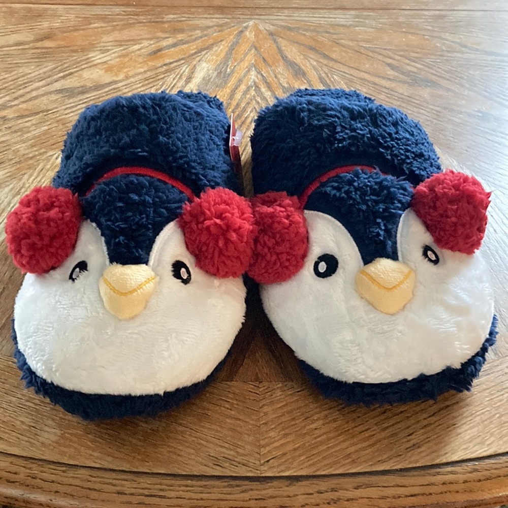 Jammies for Families penguin women’s slippers